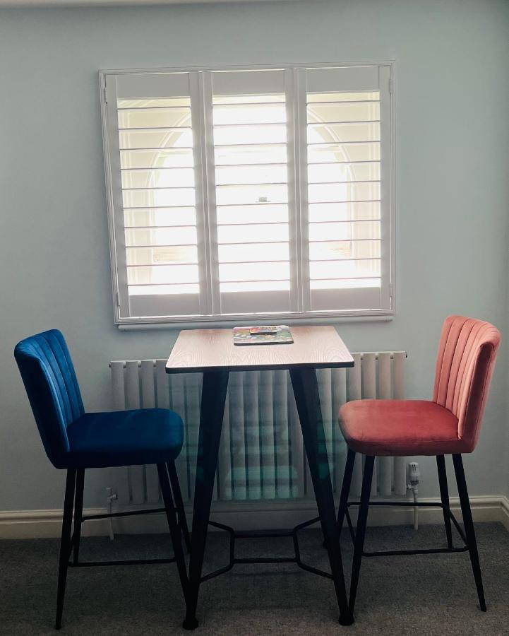 Beautiful Beachfront Retreat With A Stunning Sea View For The Ultimate Escape Away From The Busy World Below Herne Bay Exterior foto